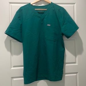 Men’s scrub top